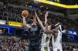 爱游戏下载中心清晨体能课后，圣安东尼奥马刺止住颓势备战NBA常规赛，更衣室稳定，高层口径保持一致的简单介绍