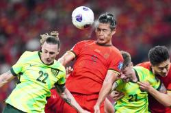 爱游戏客户端皇家社会训练开放日，加时末段刷新队史纪录引欢呼，葡超在即，资深球员宣示担当的简单介绍