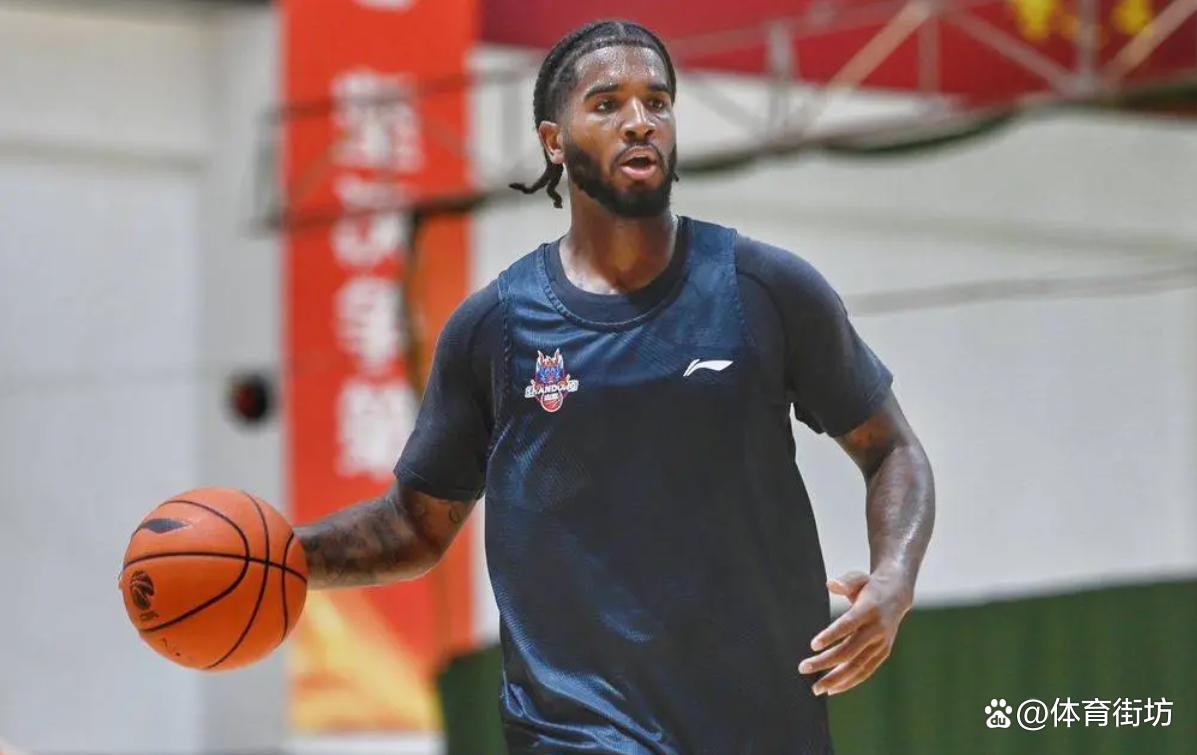 包含NBA季后赛加时末段再迎强敌，山东泰山战术微调，主帅态度：引发热议，临场指挥获称赞的词条